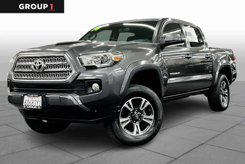 2016 Toyota Tacoma TRD Sport photo 1