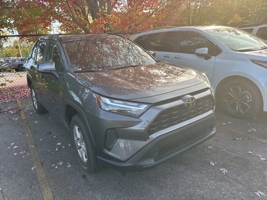 2025 Toyota RAV4 XLE photo 1