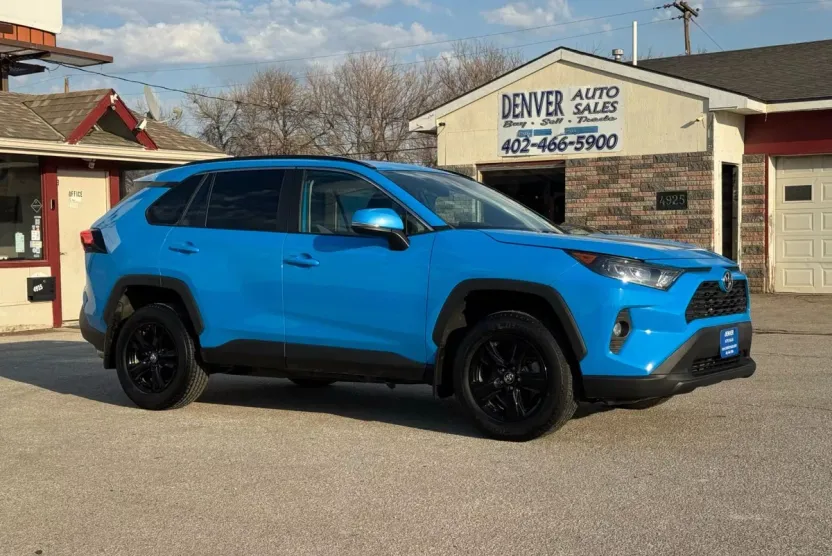 2020 Toyota RAV4 XLE Sport photo 1