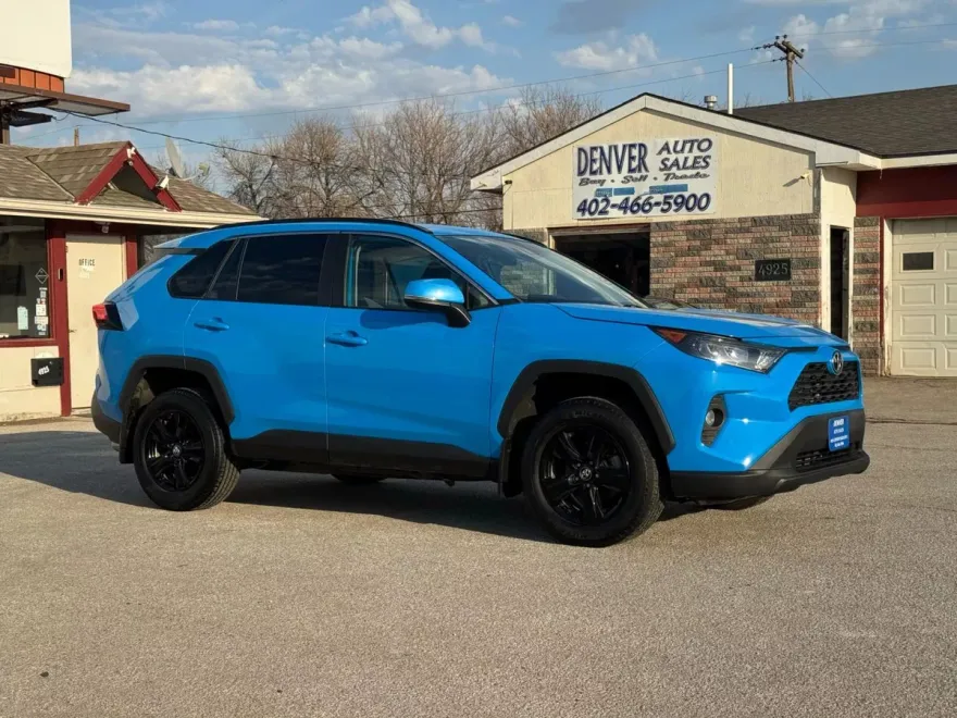 2020 Toyota RAV4 XLE Sport photo 1