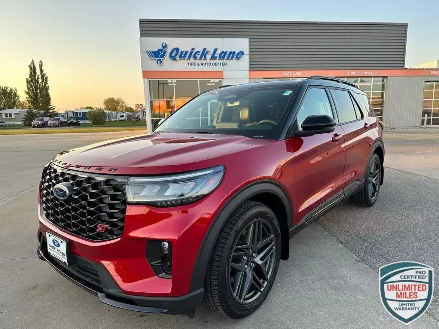 2025 Ford Explorer ST photo 1