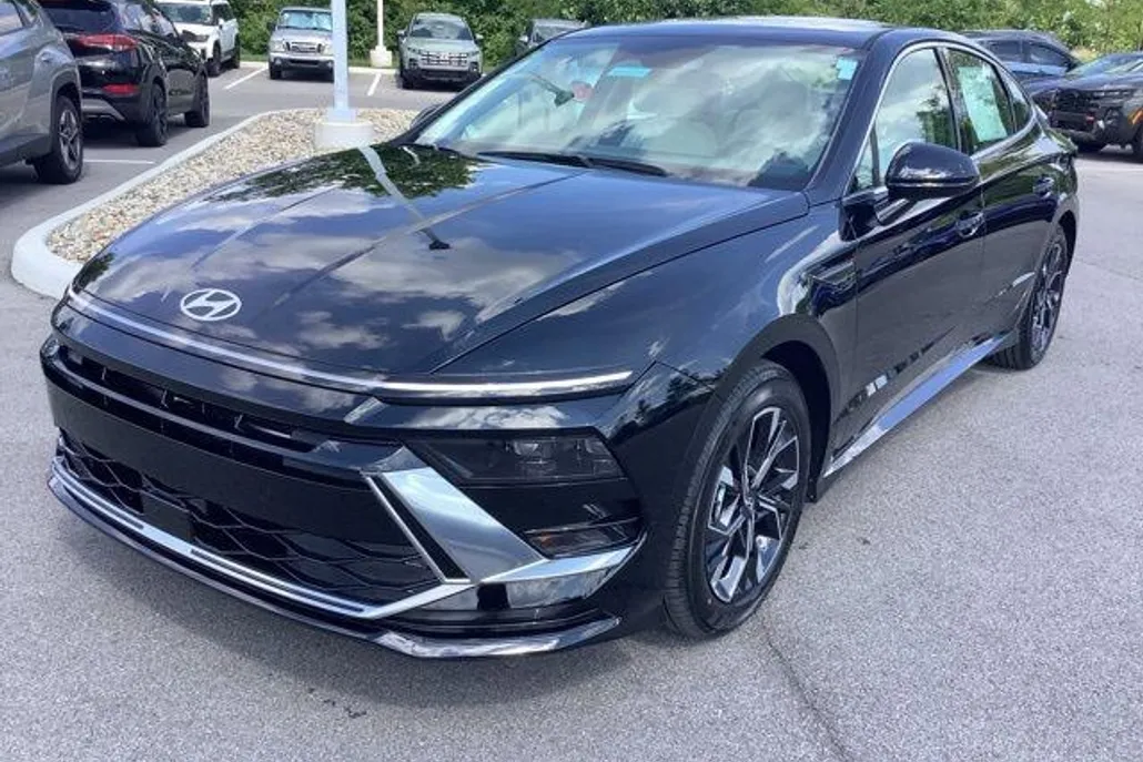 2025 Hyundai Sonata SEL photo 1