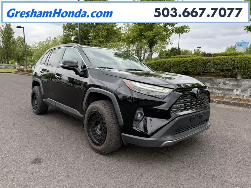 2022 Toyota RAV4 Limited photo 1