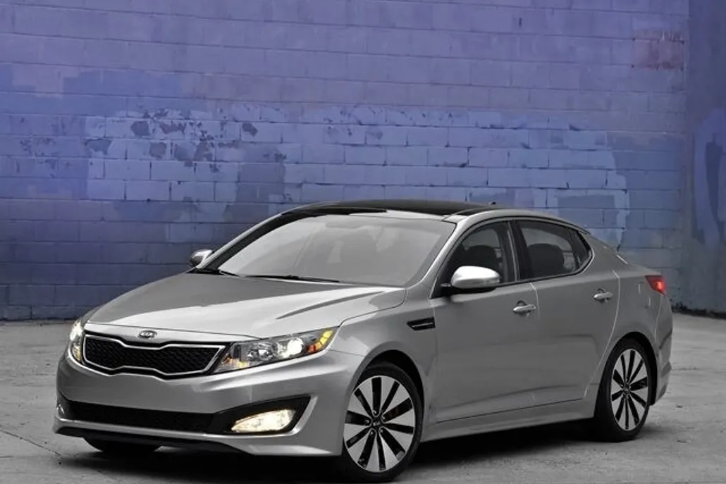 2013 Kia Optima LX photo 1