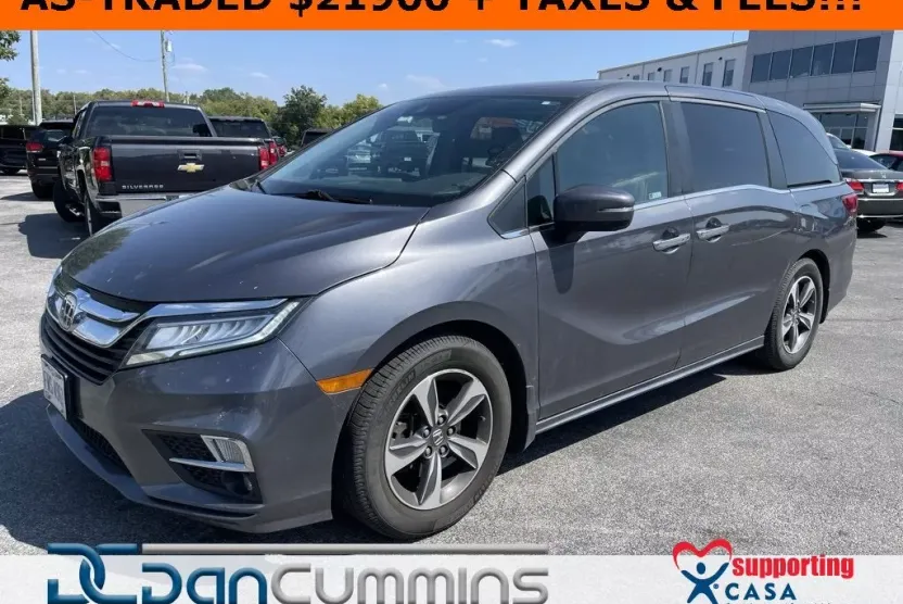 2019 Honda Odyssey Touring photo 1