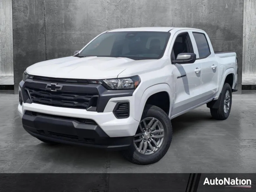 2025 Chevrolet Colorado Work Truck LT photo 1