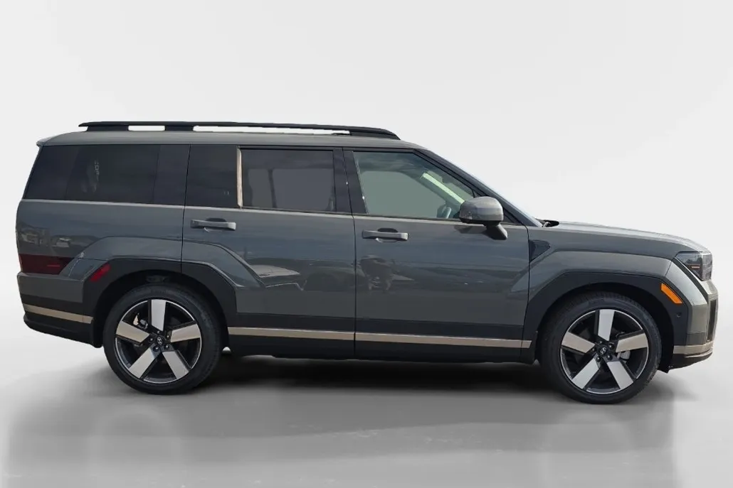 2025 Hyundai Santa Fe photo 1
