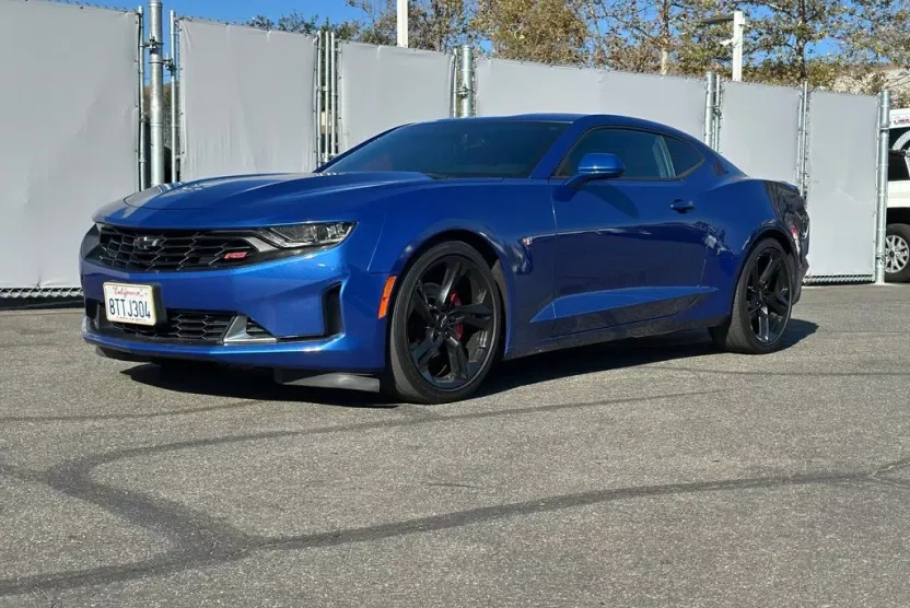 2020 Chevrolet Camaro 1LT photo 1