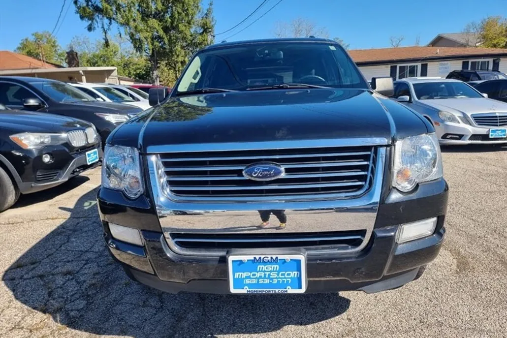 2009 Ford Explorer XLT photo 1