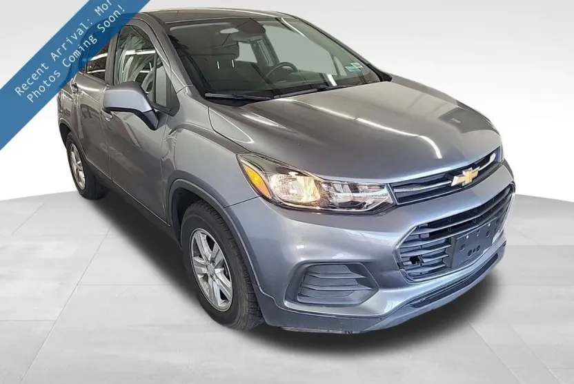 2020 Chevrolet Trax LS photo 1