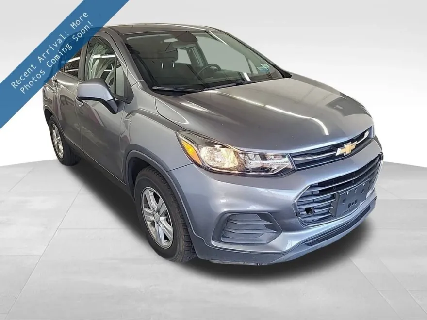 2020 Chevrolet Trax LS photo 1