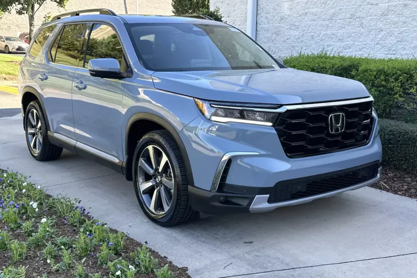 2023 Honda Pilot Elite photo 1