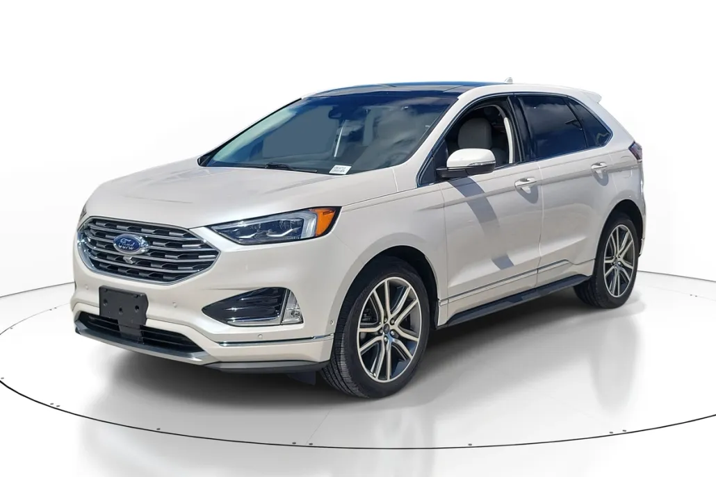 2019 Ford Edge Titanium photo 1