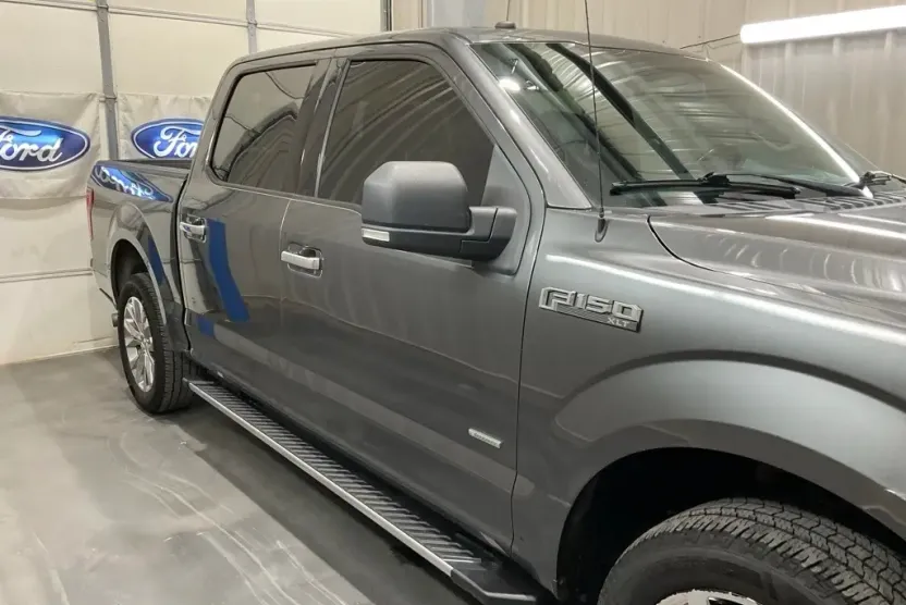 2017 Ford F-150 XLT photo 1