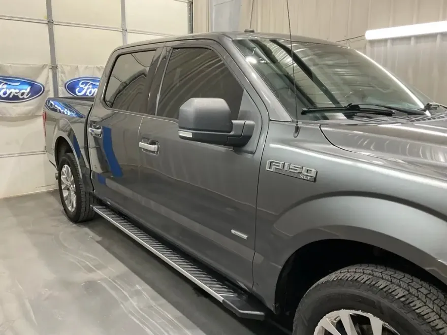 2017 Ford F-150 XLT photo 1