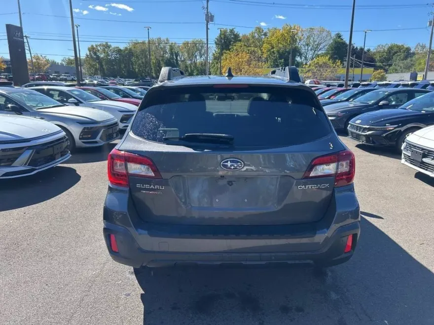2019 Subaru Outback Limited photo 1