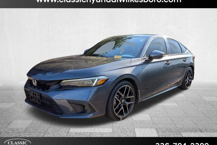 2022 Honda Civic Hatchback Sport Touring photo 1
