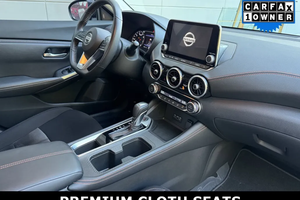 2022 Nissan Sentra SR photo 1