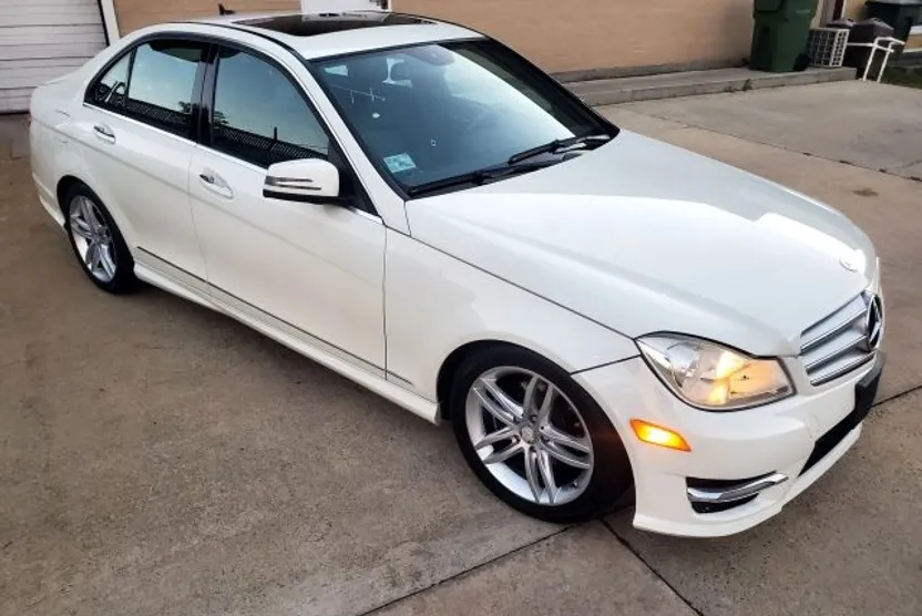 2012 Mercedes Benz C 300 4MATIC Sport Sedan photo 1