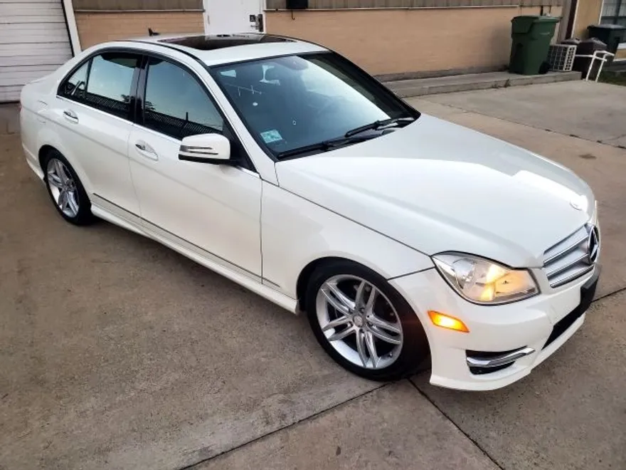 2012 Mercedes Benz C 300 4MATIC Sport Sedan photo 1