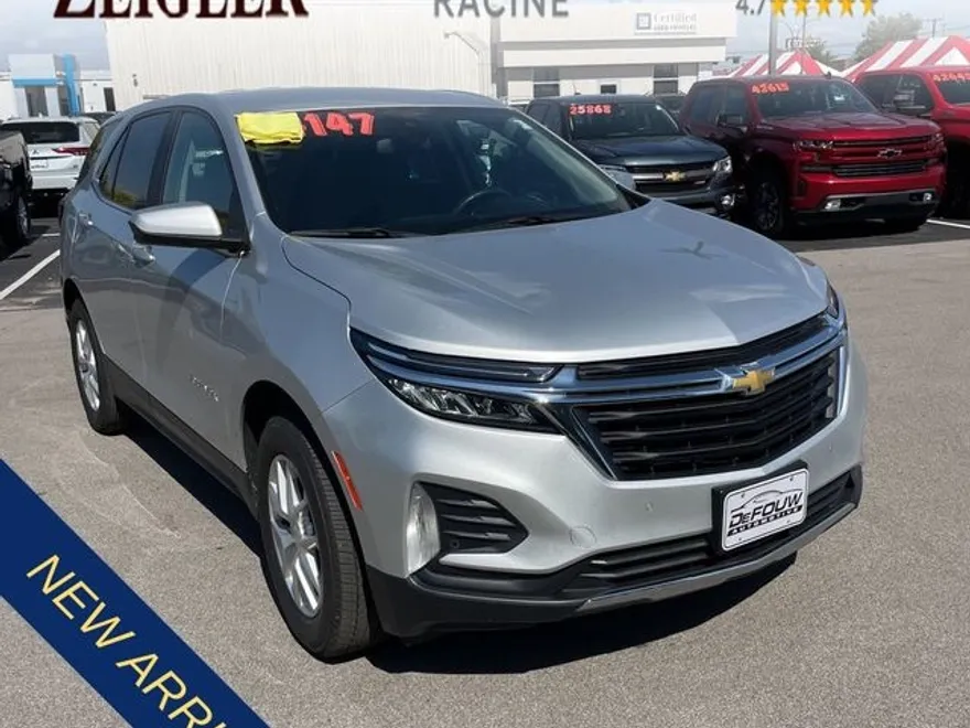2022 Chevrolet Equinox LT photo 1