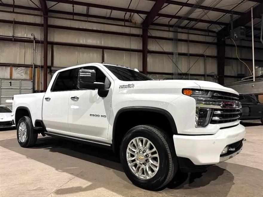 2022 Chevrolet Silverado 2500HD High Country photo 2