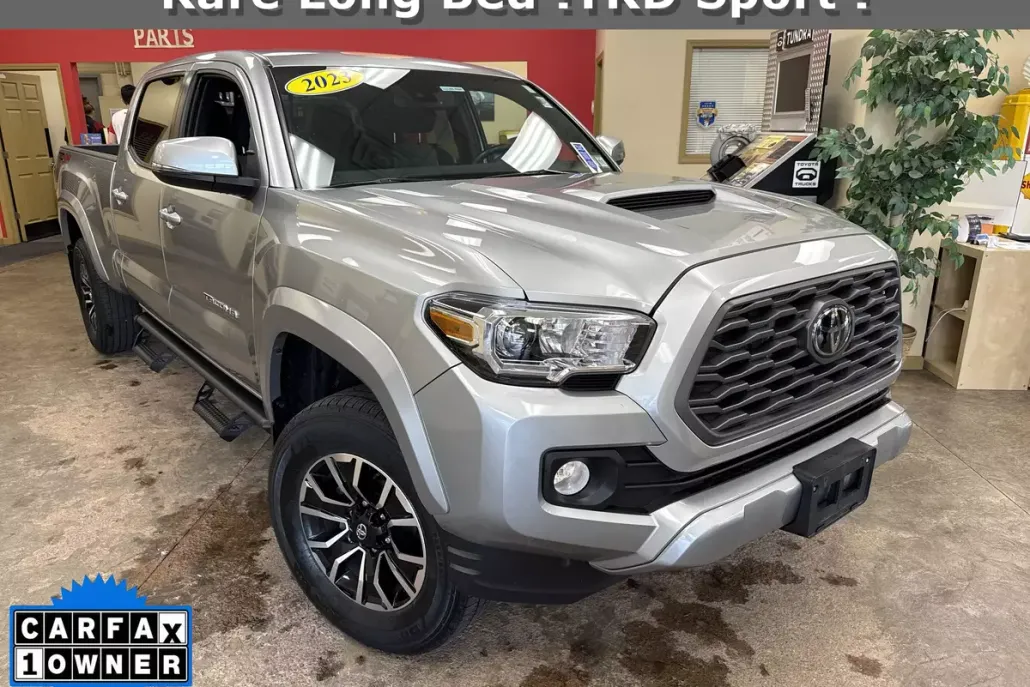 2023 Toyota Tacoma TRD Sport V6 photo 1