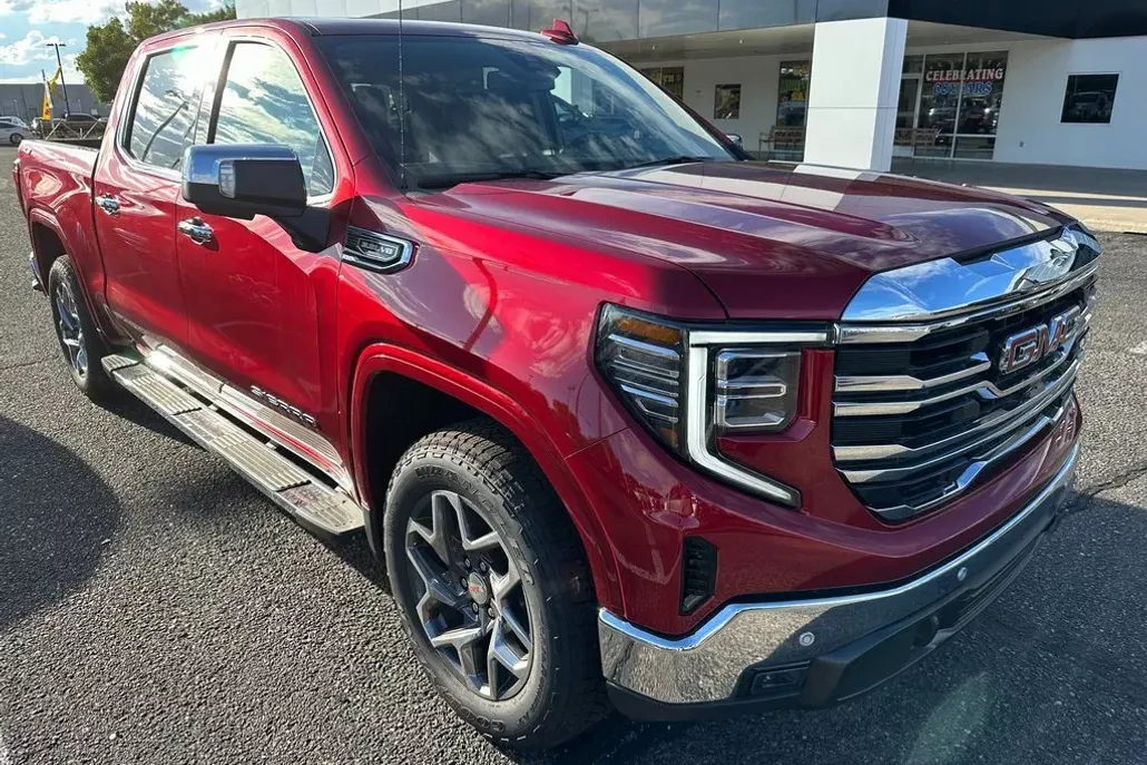 2026 Gmc Sierra 1500 SLT photo 1