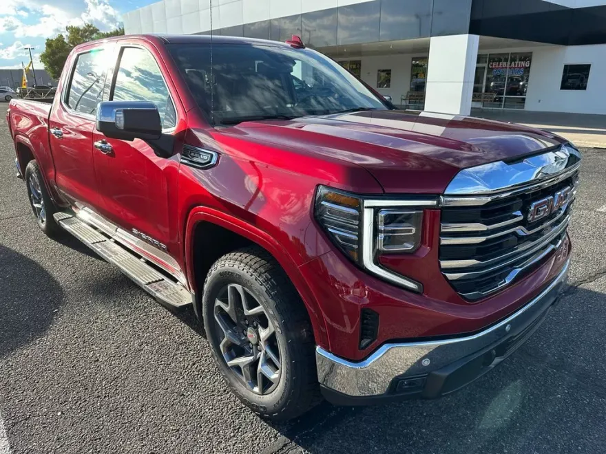 2026 Gmc Sierra 1500 SLT photo 1