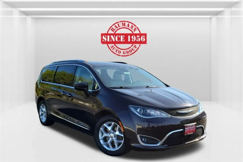 2018 Chrysler Pacifica Touring Plus photo 1