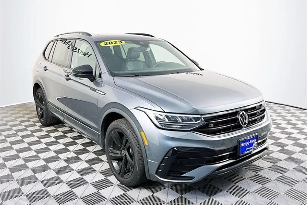 2023 Volkswagen Tiguan SE R-Line Black photo 1