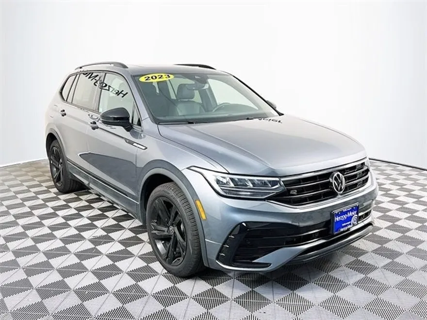 2023 Volkswagen Tiguan SE R-Line Black photo 1