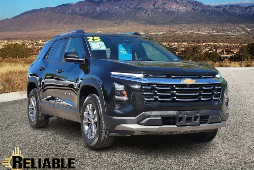 2025 Chevrolet Equinox LT photo 1