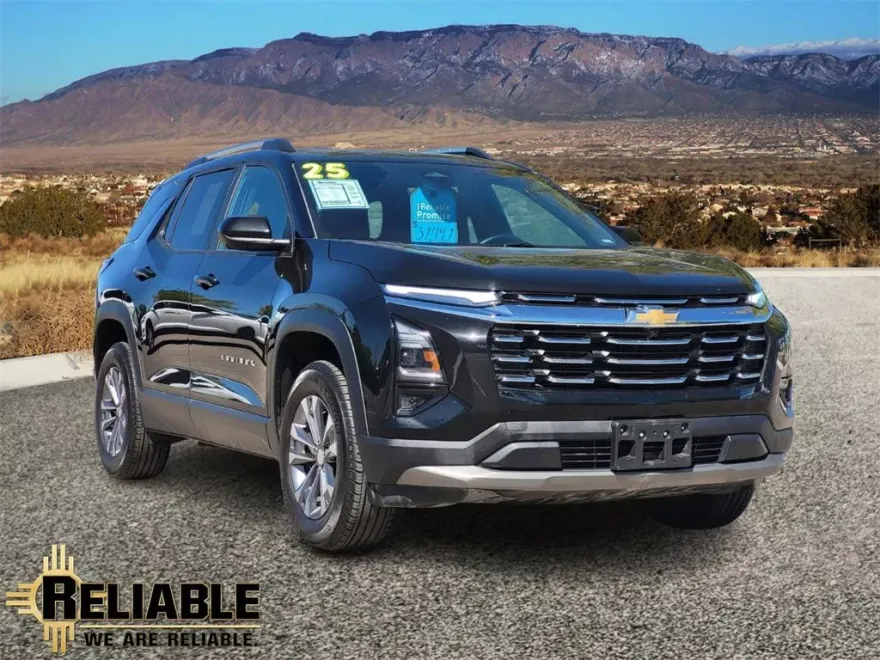 2025 Chevrolet Equinox LT photo 1