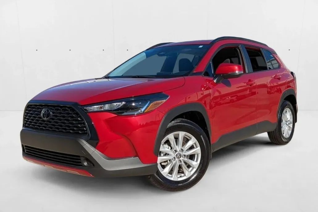 2024 Toyota Corolla Cross LE photo 1