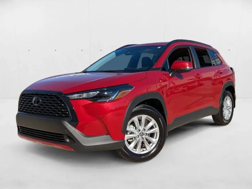 2024 Toyota Corolla Cross LE photo 1