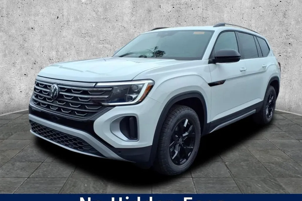 2025 Volkswagen Atlas SE Technology Peak Edition photo 1