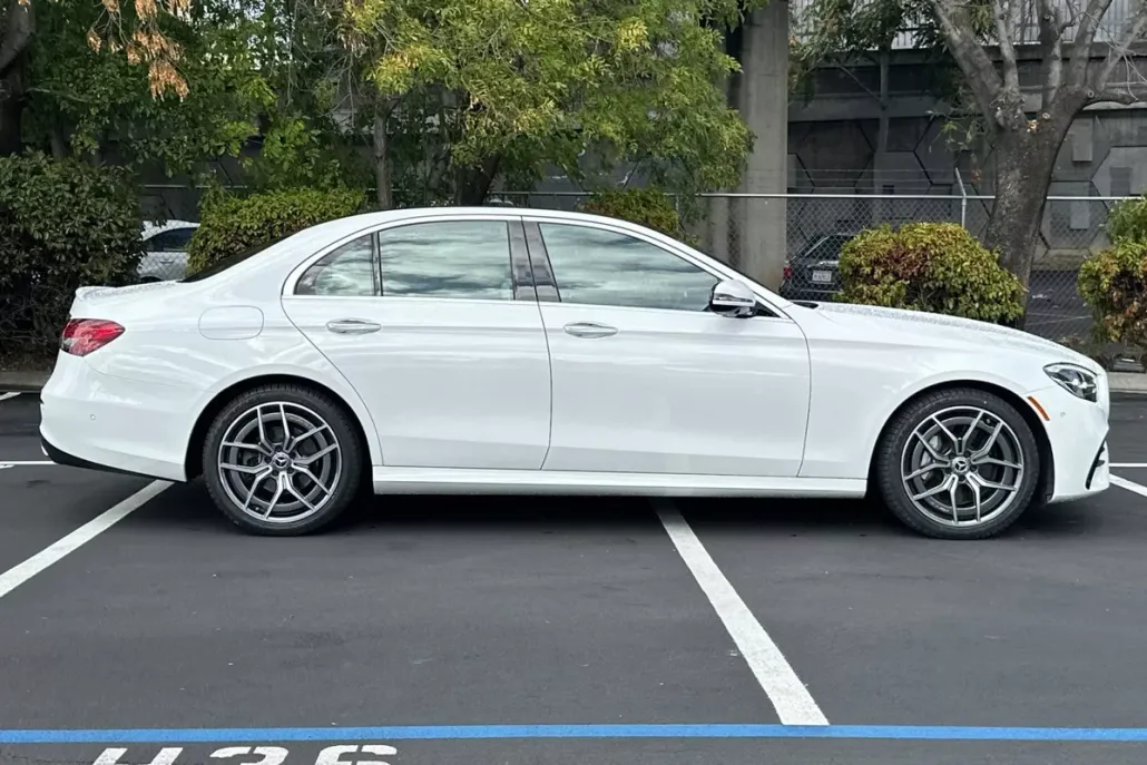 2022 Mercedes Benz E 350 Sedan photo 1