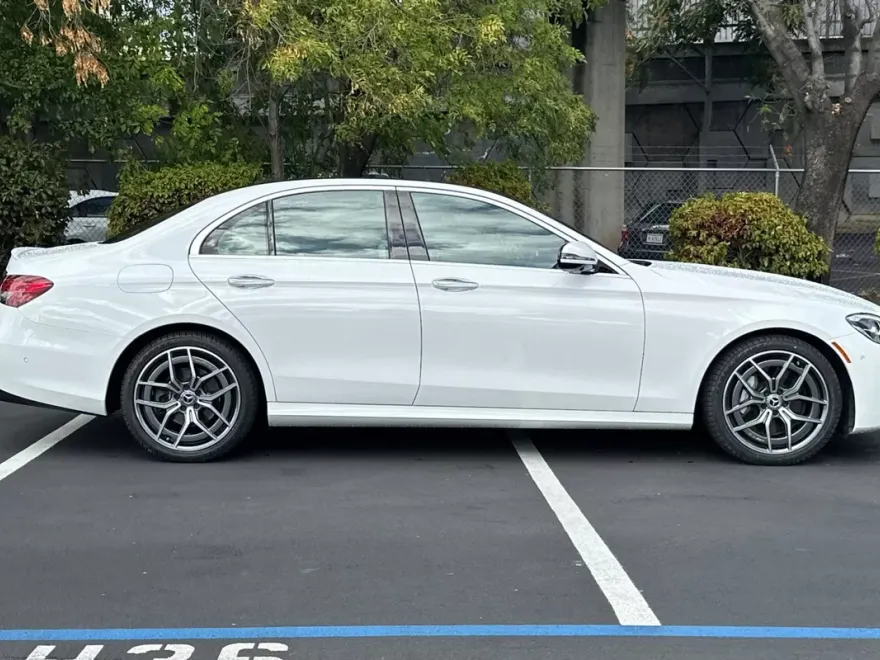 2022 Mercedes Benz E 350 Sedan photo 1