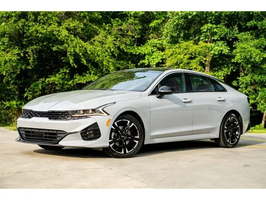 2022 Kia K5 GT-Line photo 1