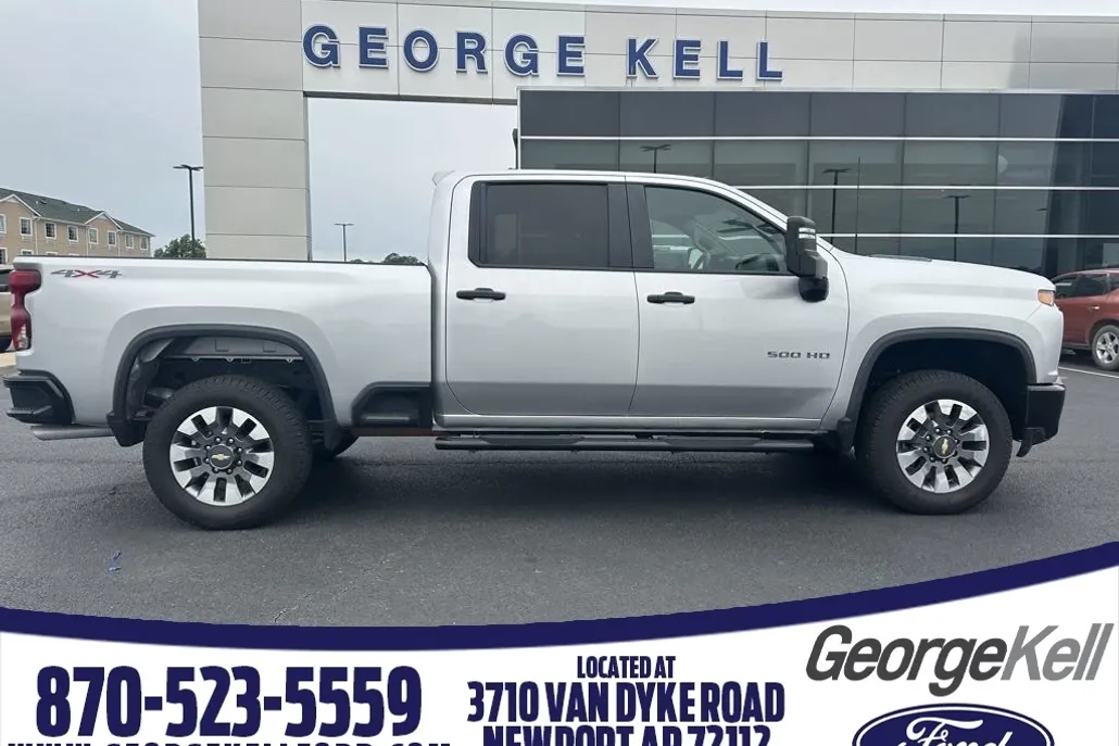2023 Chevrolet Silverado 2500HD Custom photo 1