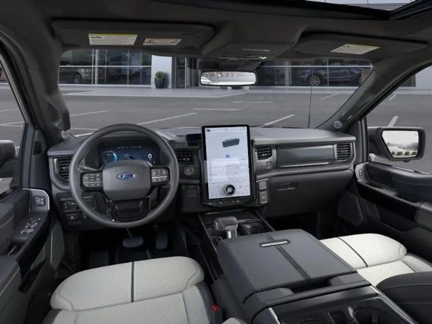 2025 Ford F-150 Lightning Platinum photo 1