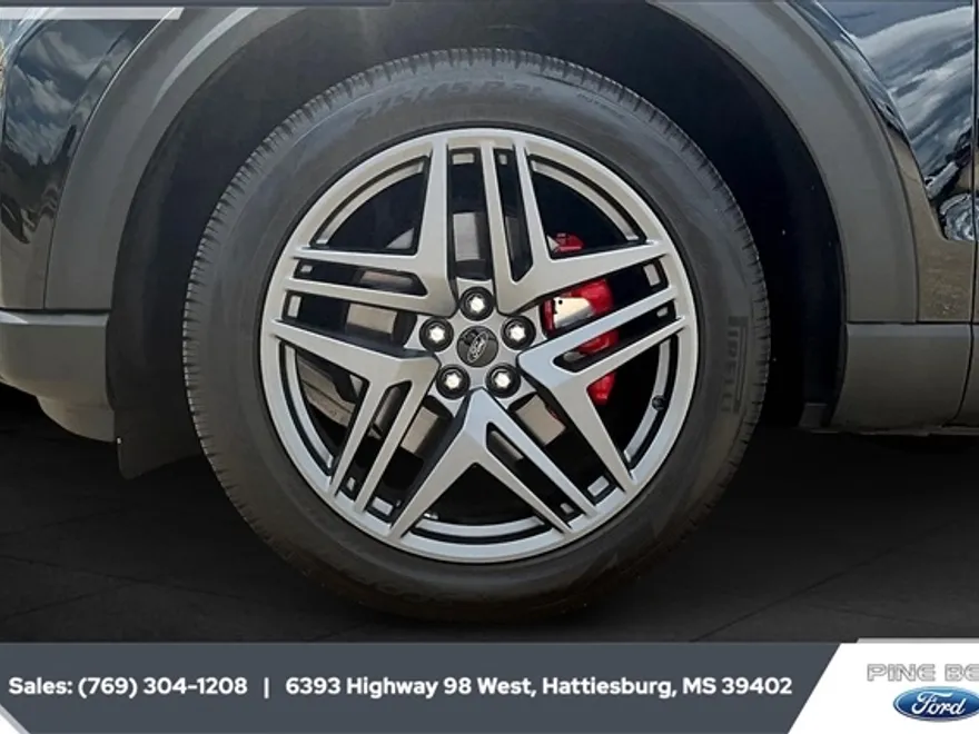 2025 Ford Explorer ST photo 1