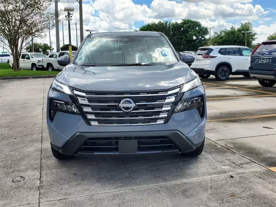 2026 Nissan Rogue SV photo 1