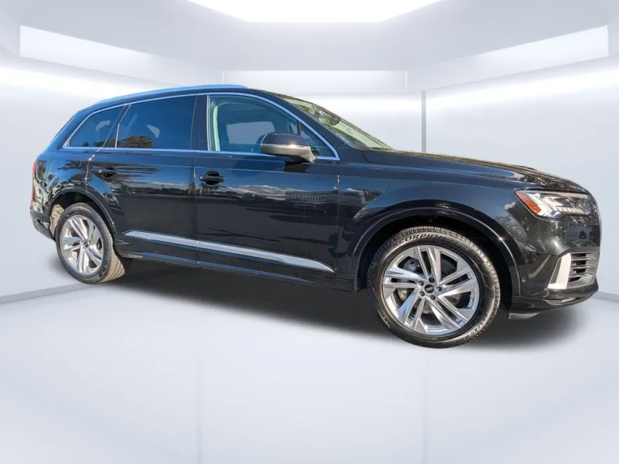 2023 Audi Q7 55 Premium Plus photo 1