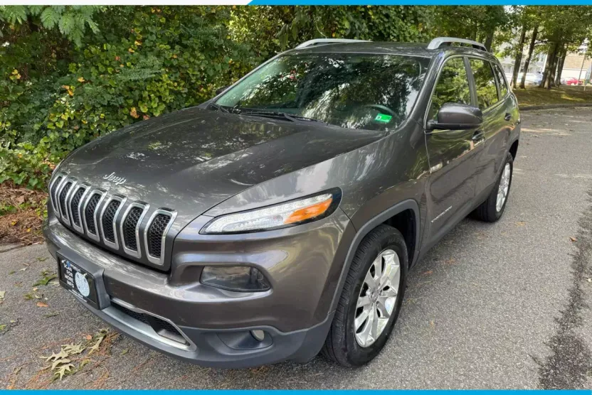 2017 Jeep Cherokee Limited Sport photo 1