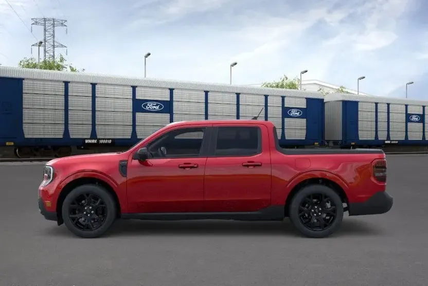 2025 Ford Maverick Lariat photo 1
