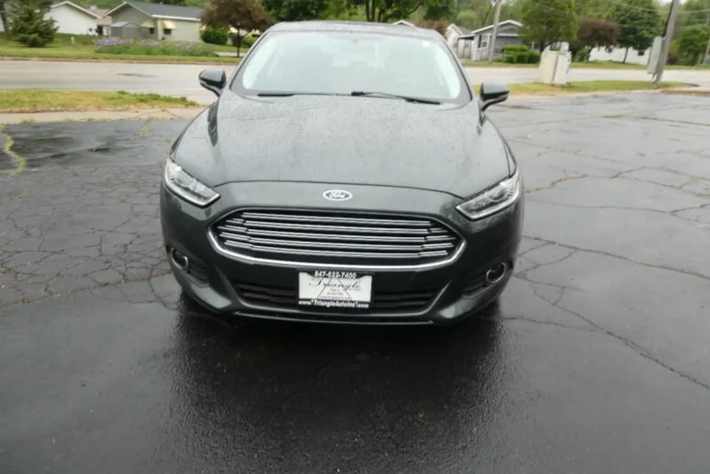 2016 Ford Fusion SE photo 1