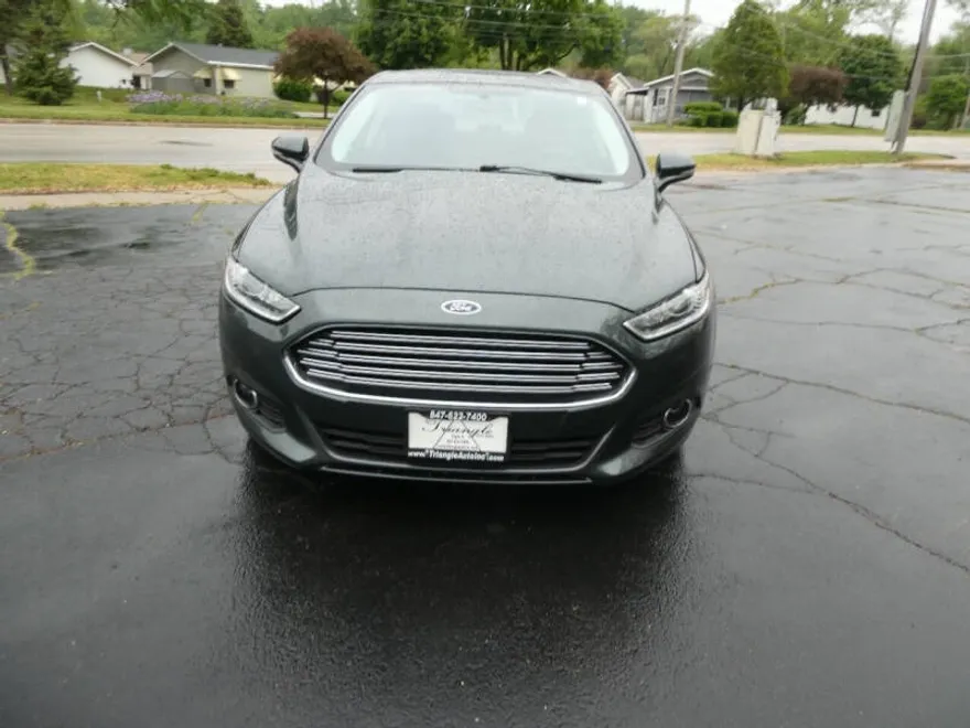2016 Ford Fusion SE photo 1