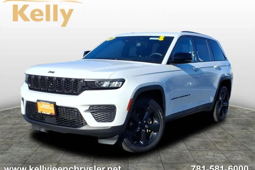 2023 Jeep Grand Cherokee Laredo Altitude photo 1